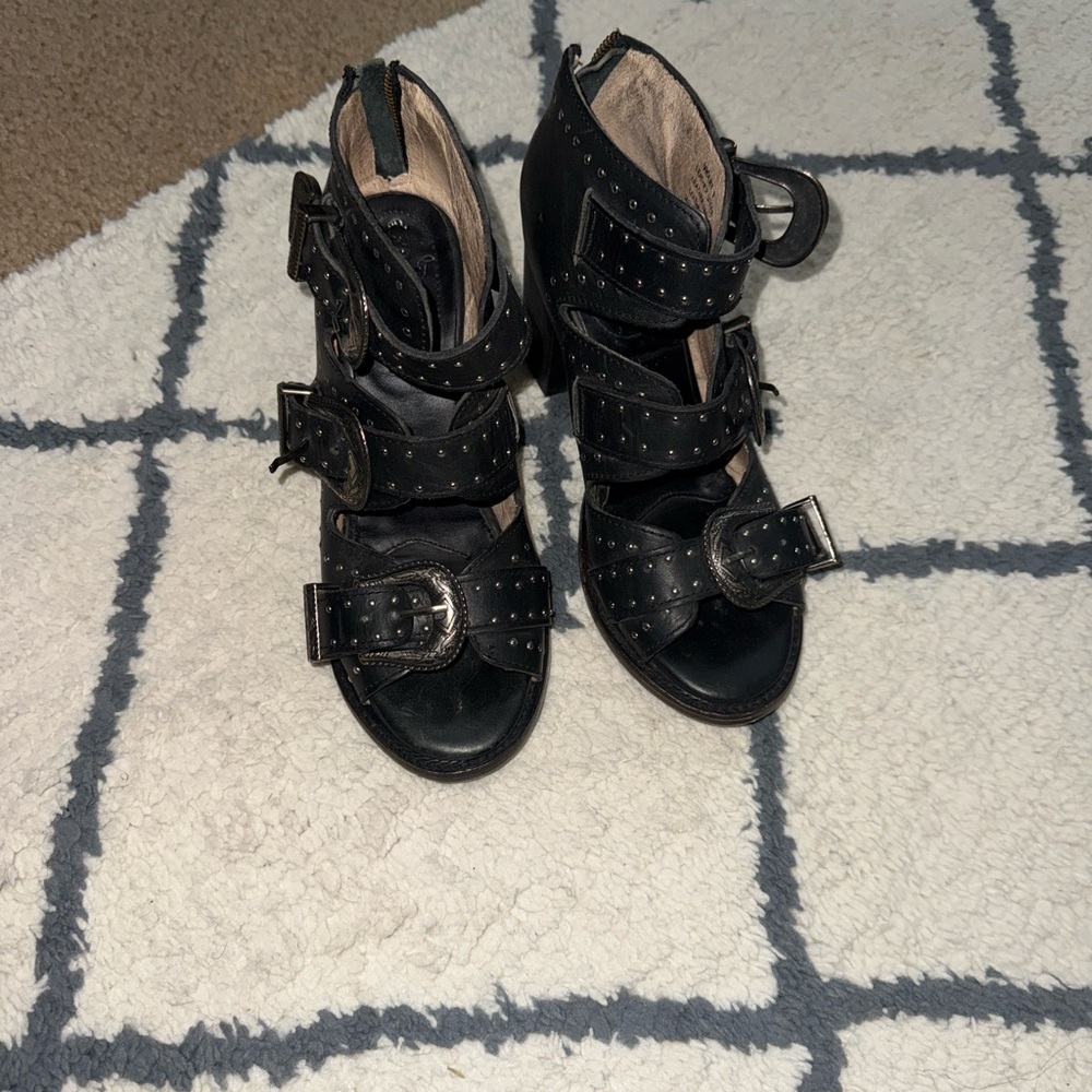 FREEBIRD by Steven Stylish Black Buckle Women's Shoes